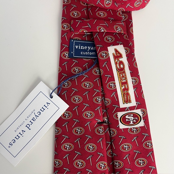 Vineyard Vines San Francisco 49ers Silk Tie Red NFL NWT - Picture 7 of 7